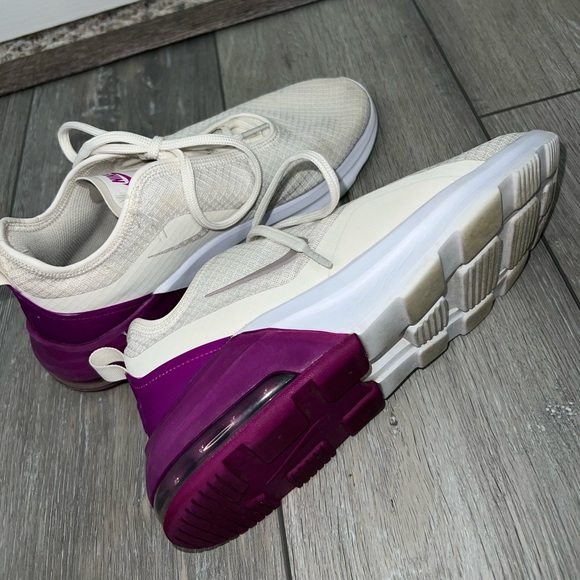 Nike Air Max Motion 2 Tennis Shoes - Picture 3 of 6